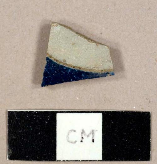 Cobalt and grey Rhenish stoneware sherd with incised curved line on exterior