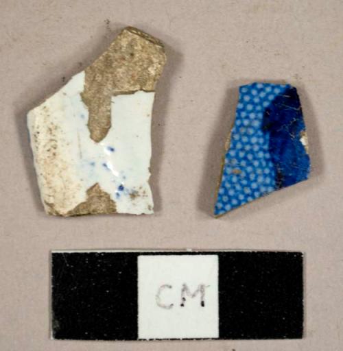 Blue transfer print earthenware sherds, including one rim sherd to a plate