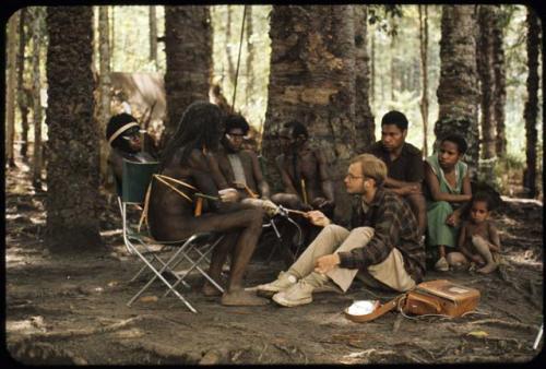 Michael Rockefeller recording Polik in sien grove