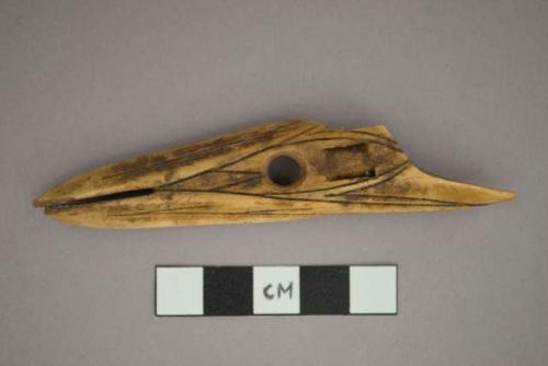 Incised harpoon head of ivory