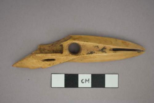 Harpoon head of ivory