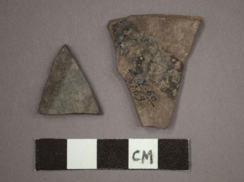 2 potsherds - gray painted (A1a)