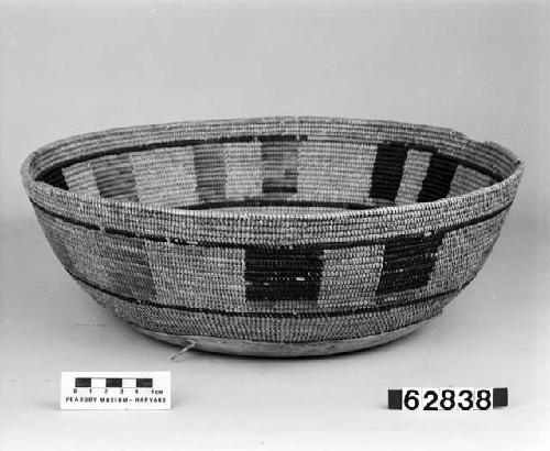 Shallow basket bowl