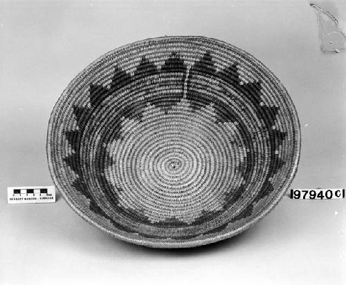 Shallow basket bowl