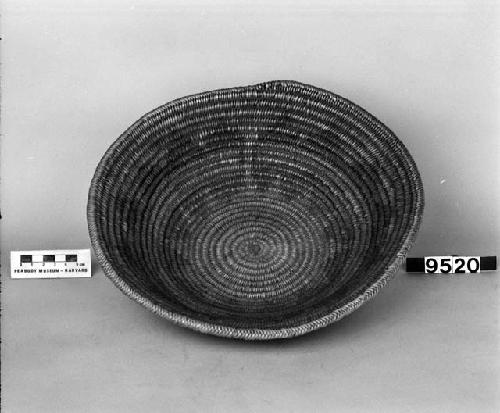 Shallow basket bowl