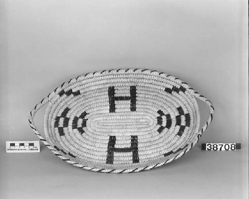 Oval basketry tray