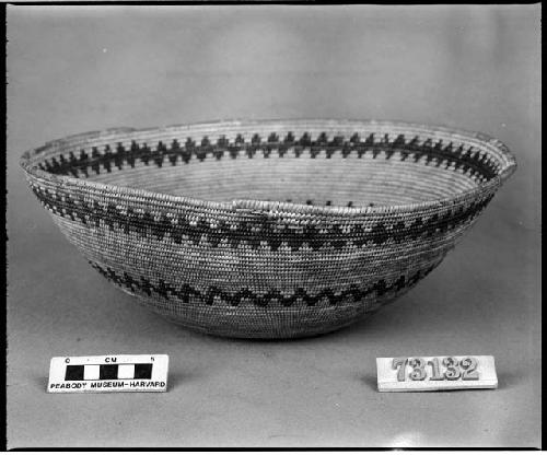 Food bowl from Bridgeport Ann. From the collection of G. Nicholson and C. Hartman. Close coiled.