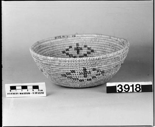 Small bowl from the collection of W.Z. Park. Coiled, three-rod foundation, non-interlocking stitches.