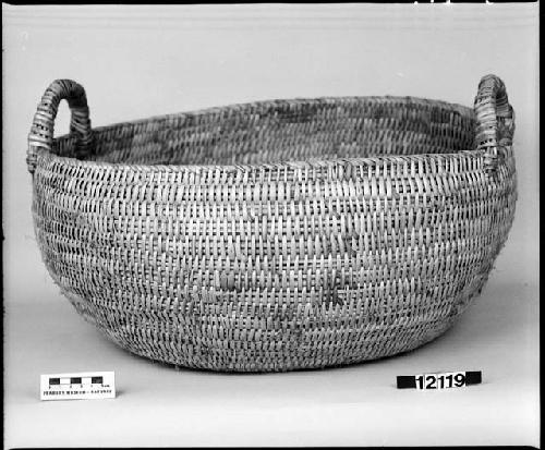 Corn basket from the collection of E. Palmer, 1877. Open coiled.