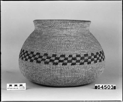 Jar-shaped basket, from a collection through G. Nicholson. Coiled, three-rod foundation, non-interlocking stitches.