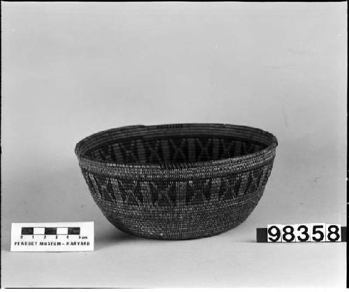 Small bowl from unknown collection, 1855. Coiled, three-rod foundation, non-interlocking stitches, spiral start.