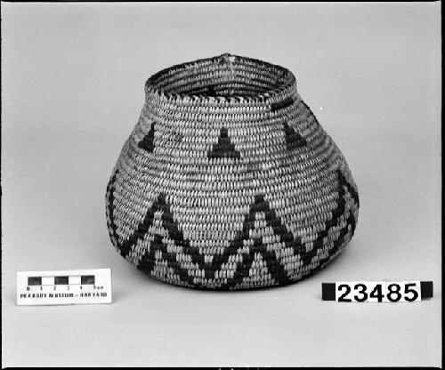 Lidded jar (lid missing) from the collection of W. Ellery. Coiled, three-rod foundation, non-interlocking stitches.