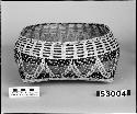 Large sewing basket made by Faye Stouff. From unknown collection. Twill plaited.