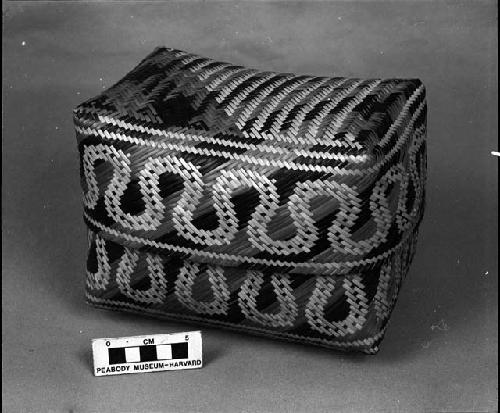 Nesting covered basket made by Clara Dardin. From the collection of M.M. Bradford, ca. 1900. Double twill plaited.