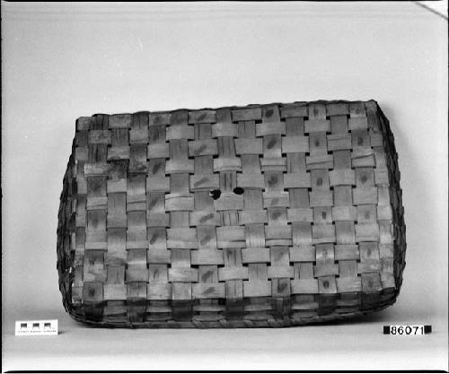 Rectangular basket cover. From unknown collection. Plain plaited.