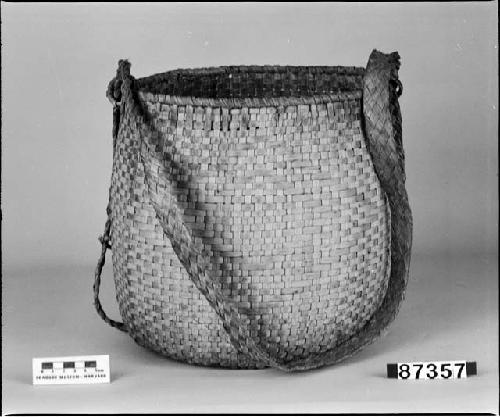 Burden basket made by Marjorie Nye, ca. 1870. From the collection of C.C. Willoughby. Plain plaited.