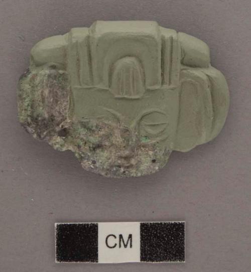 Fragments of jadeite tablets and ornaments