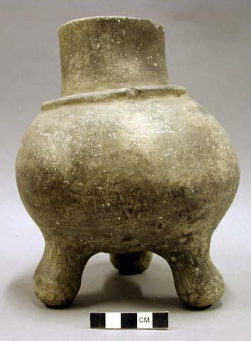 Ceramic complete vessel, plain, tripod, ridge around the base of the neck