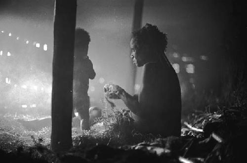 Samuel Putnam negatives, New Guinea.women and child in hunu at Wuperainma I