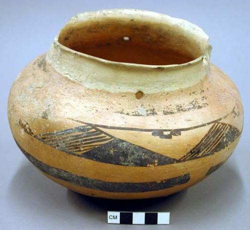 Jeddito black-on-yellow pottery jar