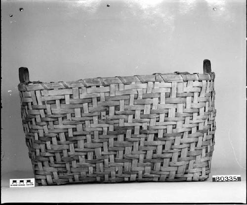 Rectangular basket. From the collection of M.R. Harrington. Twill plaited.