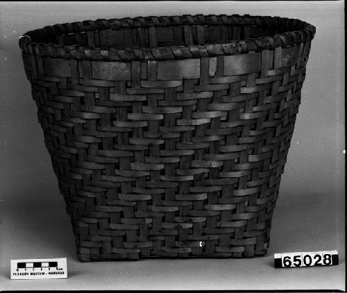 Basket for hulling corn