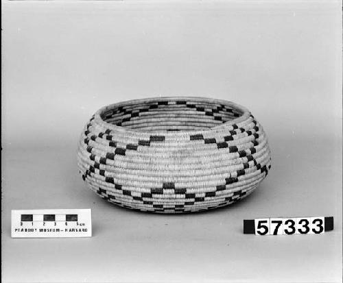 Low-shouldered trinket basket. From the collection of Dr. Reynolds. Coiled.