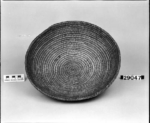 Bowl or tray from the collection of C. Andrus and W. Jones. Coiled.