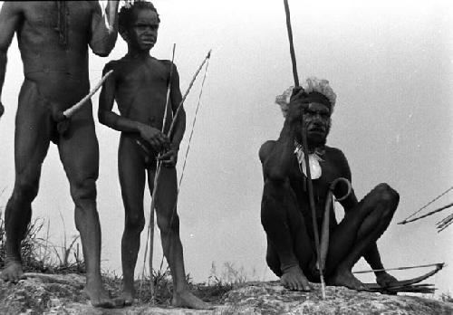 Samuel Putnam negatives, New Guinea; little boys and men watch the battle