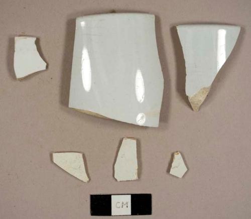 Pearlware and ironstone sherds, including two rim sherds to a mug