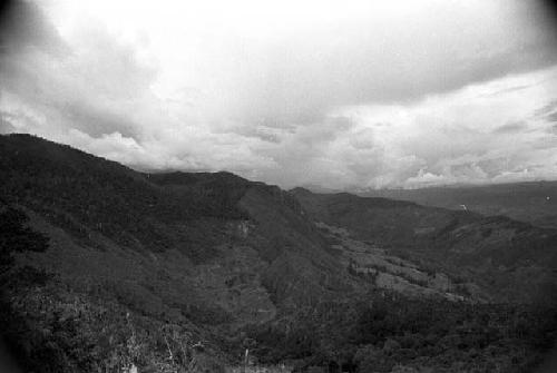 Samuel Putnam negatives, New Guinea; a view of the valley to the south and east of the Baliem; Solimo