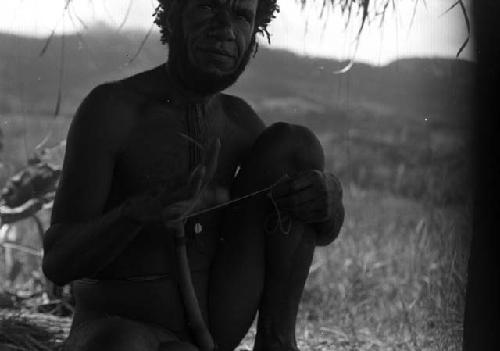 Samuel Putnam negatives, New Guinea; Natuwaneke knitting a nyeraken are