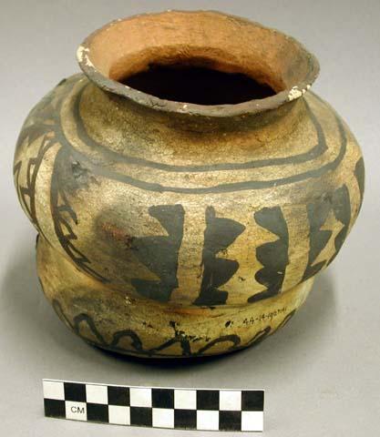 Early modern Hopi polychrome pottery jar