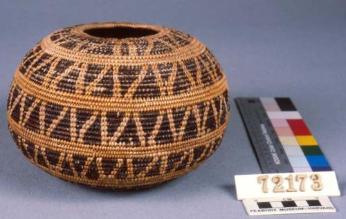 Globe-shaped basket