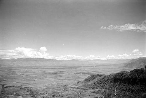 Samuel Putnam negatives, New Guinea; scenic shot from high above the valley; out towards the west