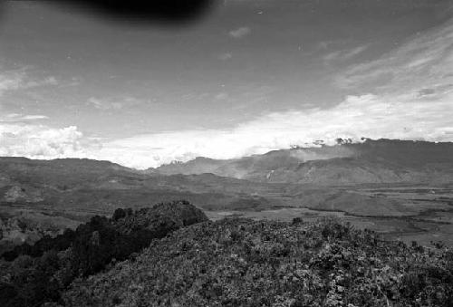 Samuel Putnam negatives, New Guinea; scenic shot