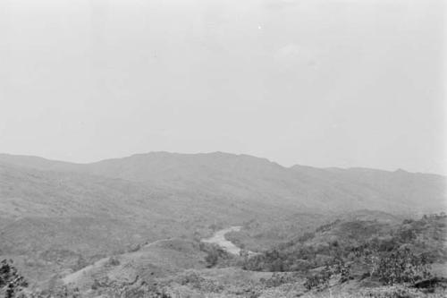 Rio Tabasara near ford on road to Tole