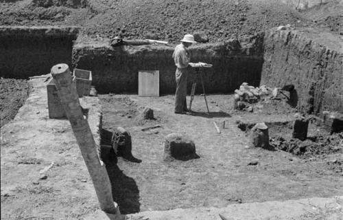 Southwest corner, 2nd level -- trench I-33 D