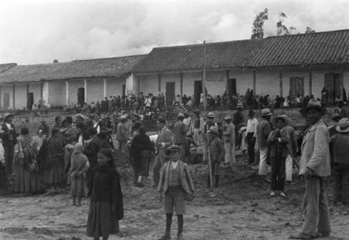 "Mina" -- gang labor building a road