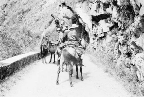 Expedition members en route from Banos to Mera in Gorge of Rio Banos