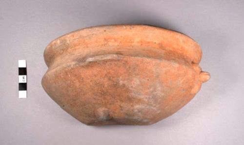 Part of pottery vessel - Usulatan type