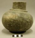 Ceramic complete vessel, short neck, ring around base of neck