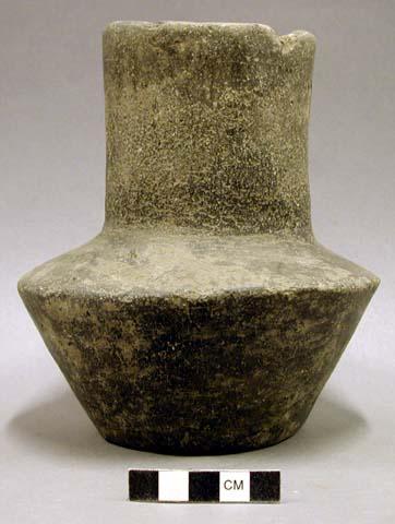 Ceramic complete vessel, funnel-shaped body, flat base, tall neck