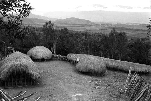 Yard of Tege watek's (lower) compound of Dalegoba