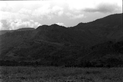 view from Pugima back towards anticline.