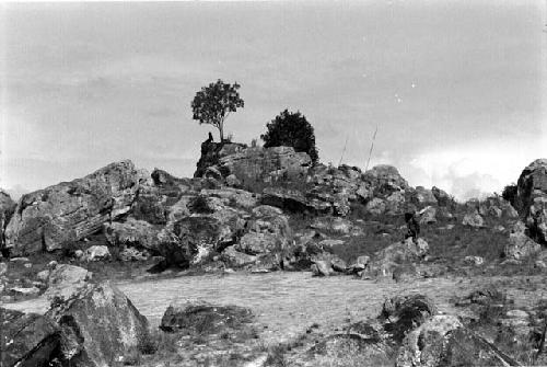 Wadibaka Hill; boys on rocks; dance ground f.g.