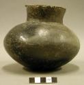 Ceramic complete vessel, plain, short neck, incised rim