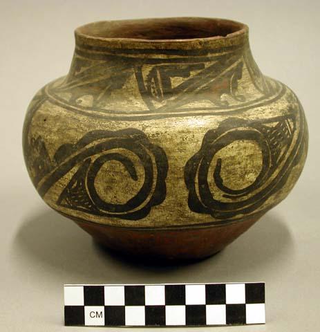 Early modern Hopi polychrome pottery jar