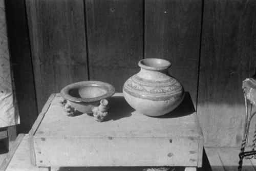 Red burnished bowl, tripod, and alligator wre bowl (Boquete)