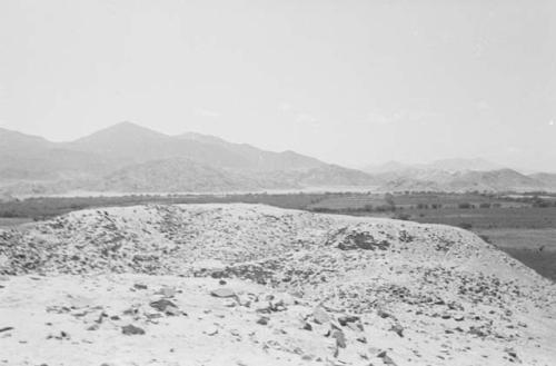 Huge unnamed site with megalithic masonry discovered by Tello, east of Sechin, Casma Valley